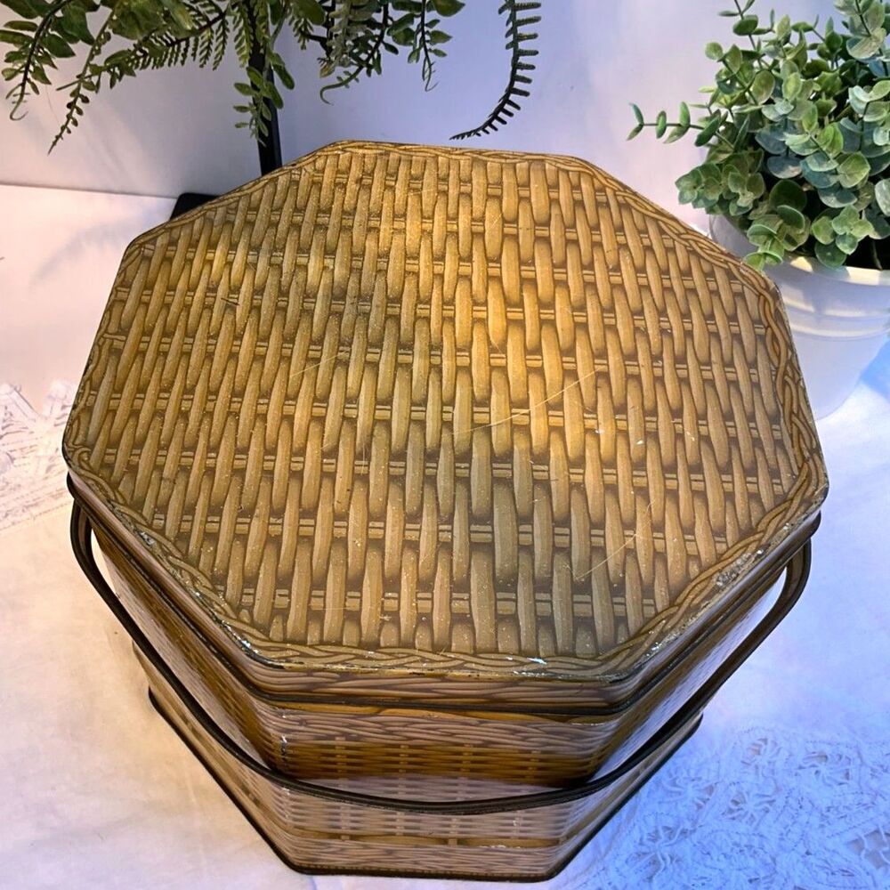 Basket weave tin Loose Wiles Biscuit tin Vintage handled tin must see - Picture 3 of 7